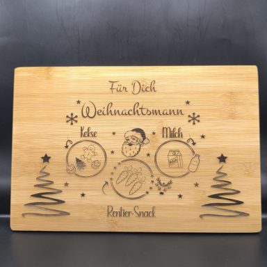 Holzbrett mit individuellem Weihnachtstext und festlichen Motiven.